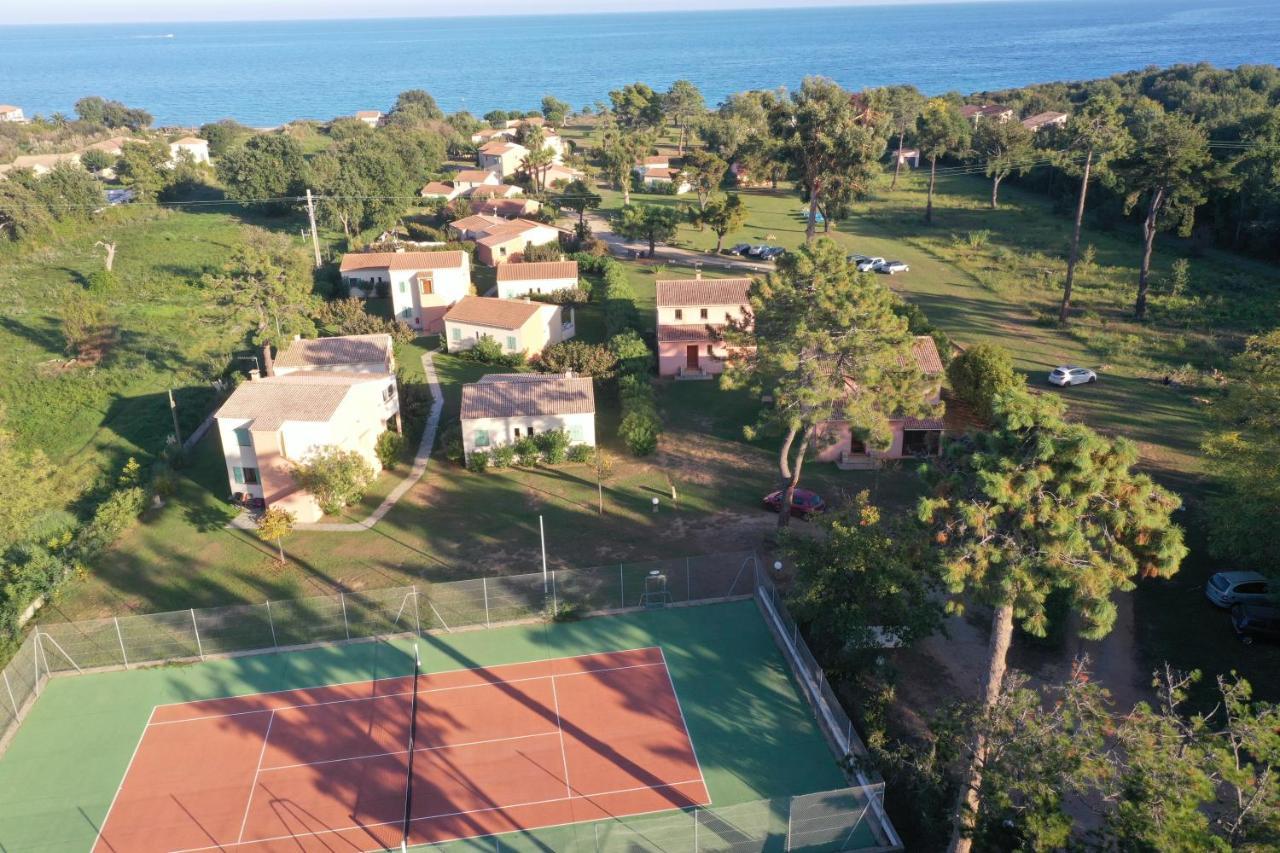 Pinea Mare Hotel Poggio Mezzana Buitenkant foto